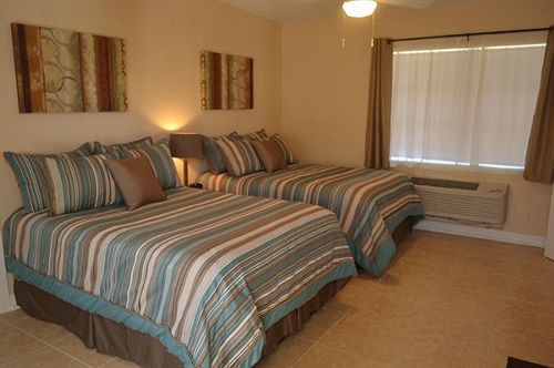 Schooner Hotel St. Pete Beach Room photo