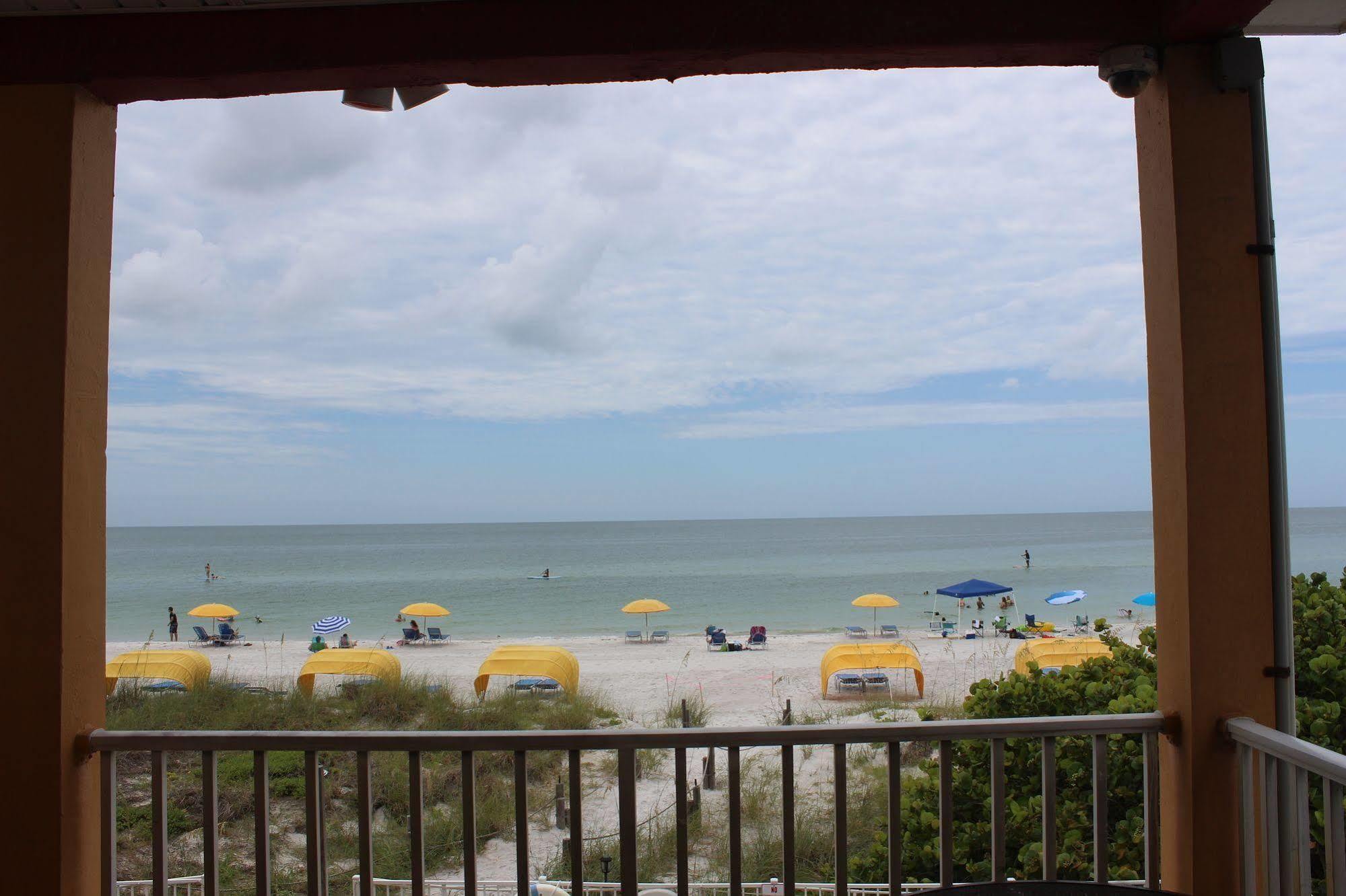 Schooner Hotel St. Pete Beach Exterior photo