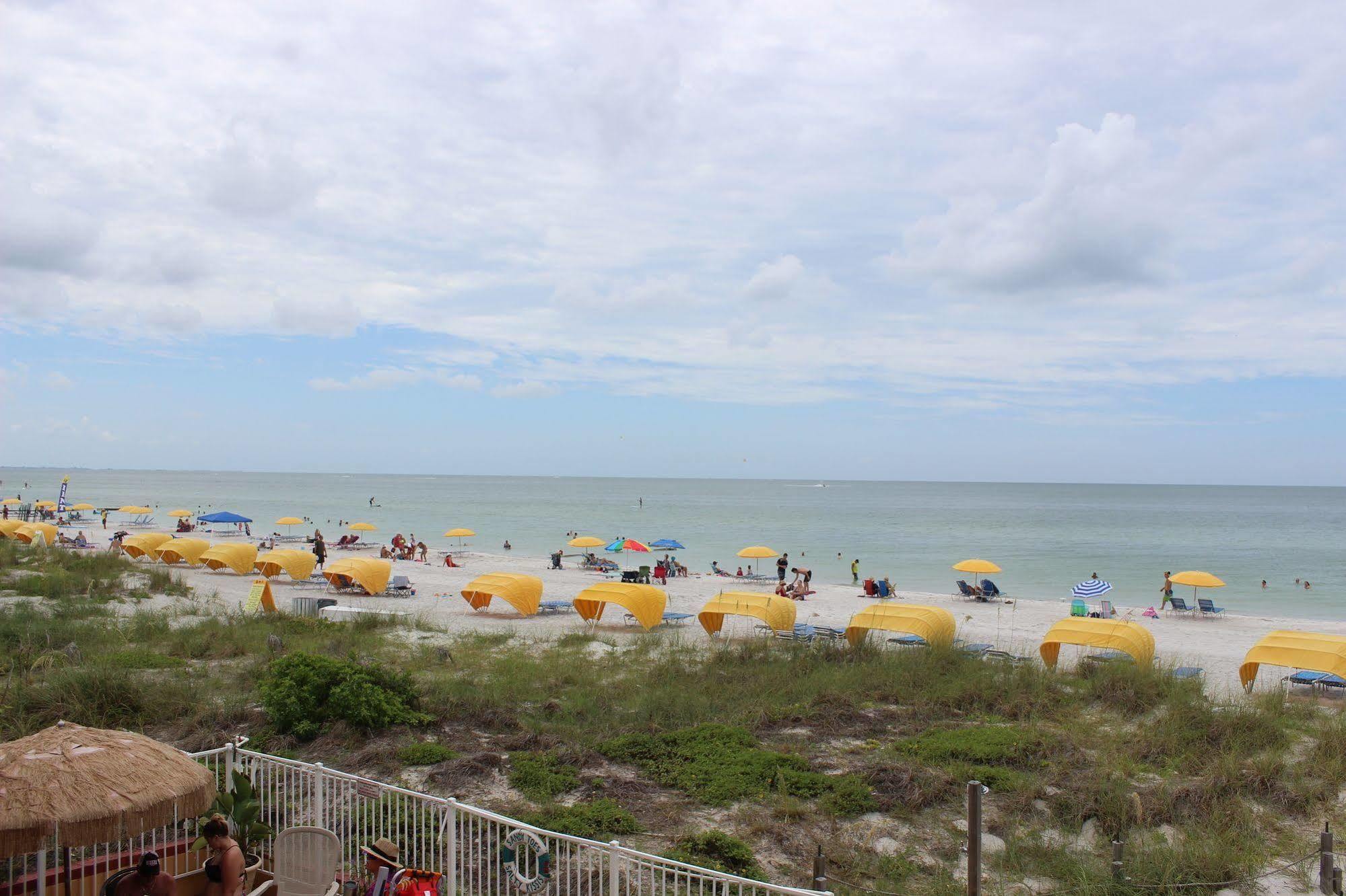 Schooner Hotel St. Pete Beach Exterior photo