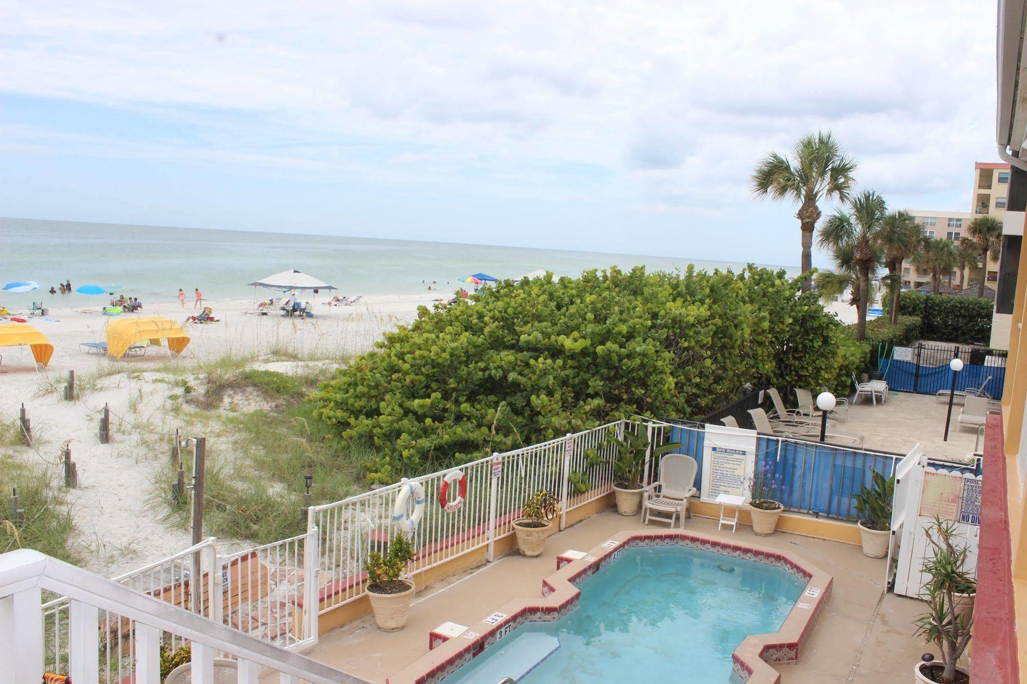 Schooner Hotel St. Pete Beach Exterior photo
